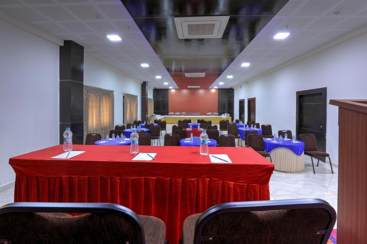 Rio Meridian Hotel Mysuru Zewnętrze zdjęcie