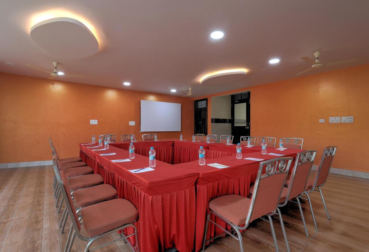 Rio Meridian Hotel Mysuru Zewnętrze zdjęcie